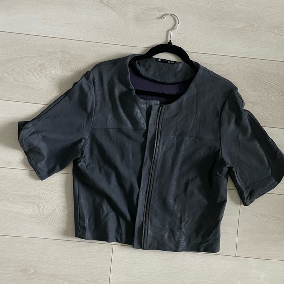 Women’s jacket - Picture 2 of 4